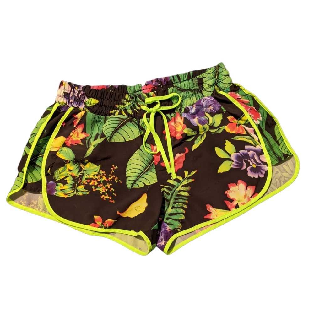 no boundaries • tropical floral shorts